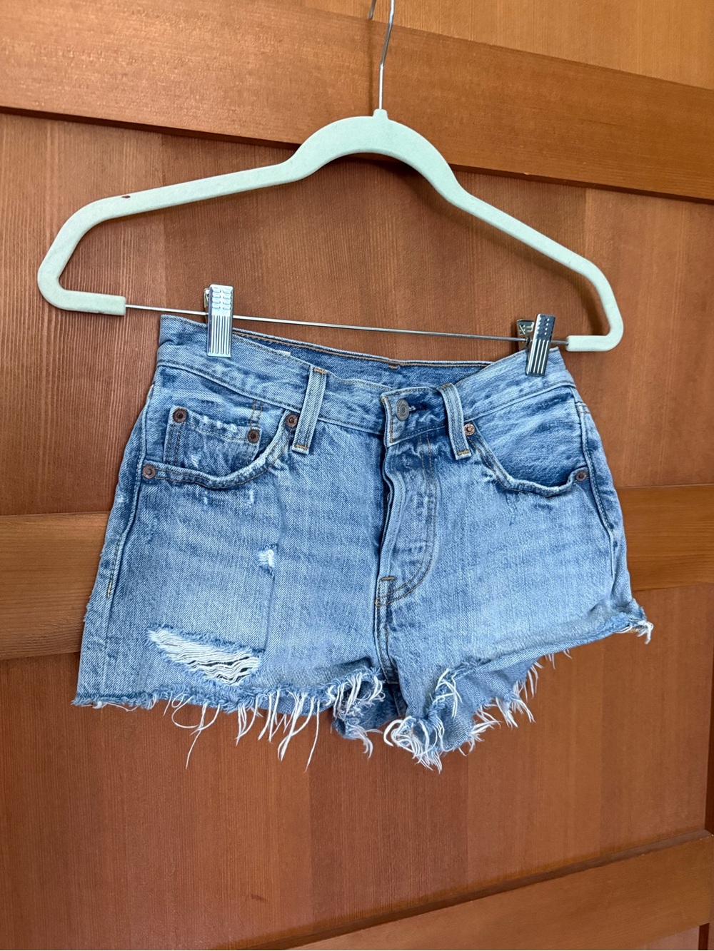 Levi’s Big E Shorts 26